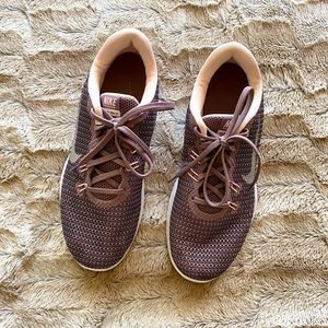 NIKE Women’s Flex Trainer Bionic Sneakers Size 8